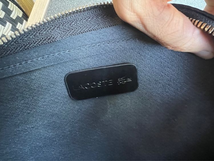 กระเป๋าสะพาย lacoste  2 ใบ แท้ รูปที่ 3