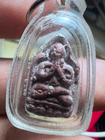 พระปิดตาเนื้อว่านสบู่เลือดเก่าไม่ทราบที่