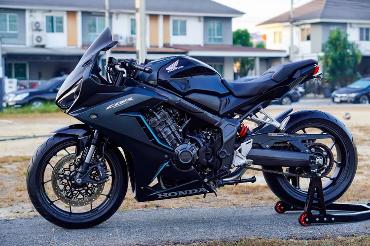  HONDA CBR650R ABS ปี 2023 เริ่มต้นฟรีดาวน์ รถมือเดียว สภาพสวย พร้อมซิ่ง รูปที่ 4