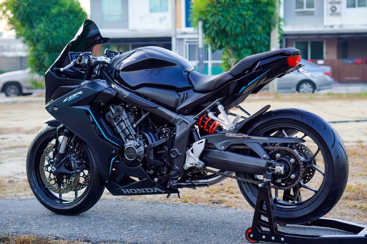  HONDA CBR650R ABS ปี 2023 เริ่มต้นฟรีดาวน์ รถมือเดียว สภาพสวย พร้อมซิ่ง รูปที่ 11