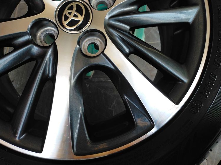 แม็กโตโยต้า ขอบ15 พร้อมยางดันลอป 185 60 15 ปี23 แม็กสวยตามรูปทุกวงไม่คดไม่ดุ้ง  ยางสวยทุกเส้นใส่ yaris vios ได้ทุกรุ่น รูปที่ 6