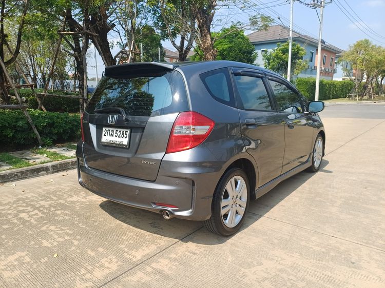 รถ Honda Jazz 1.5 SV i-VTEC สี เทา