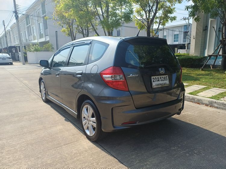 Honda Jazz 2013 1.5 SV i-VTEC Sedan เบนซิน ไม่ติดแก๊ส เกียร์อัตโนมัติ เทา รูปที่ 2