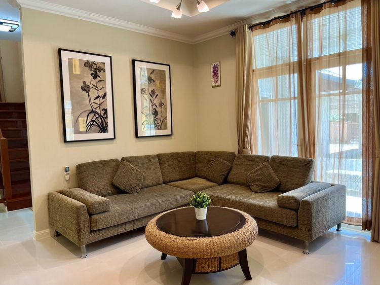 Ananda Development ตกแต่งครบ สร้างเสร็จก่อน 2010 Vายบ้านเดี่ยว137ตรวหรูหรา​ พร้อมอยู่ราคาแสนถูก รูปที่ 3