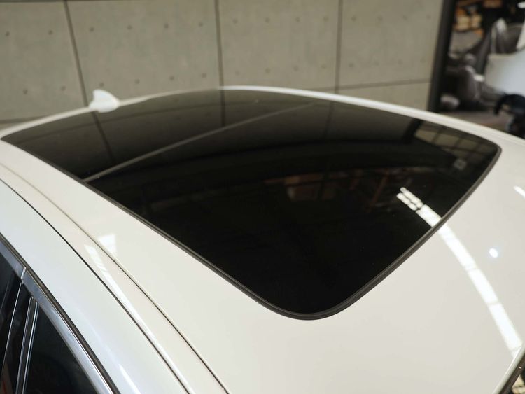 BMW Series 7 2019 740Le Sedan ไฮบริด ไม่ติดแก๊ส เกียร์อัตโนมัติ ขาว รูปที่ 3