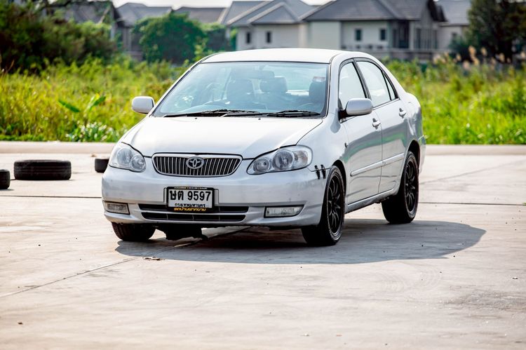 รถ Toyota Altis 1.6 E สี เทา