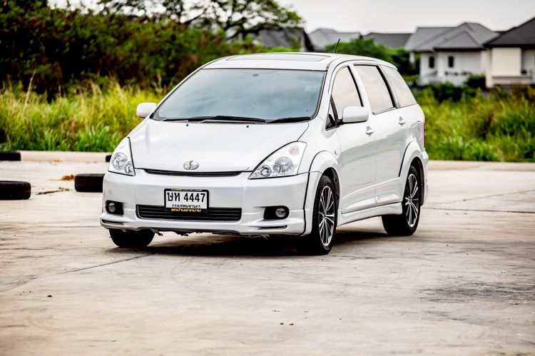 รถ Toyota Wish 2.0 Q Limited สี เทา