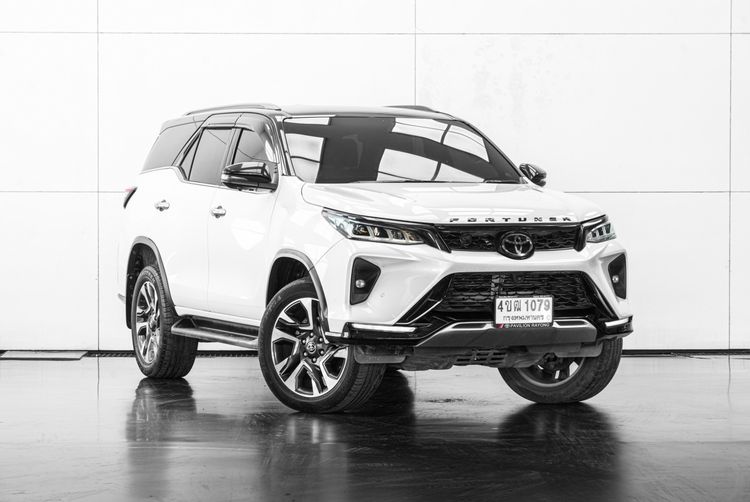 Toyota Fortuner 2022 2.8 Legender 4WD Utility-car ดีเซล ไม่ติดแก๊ส เกียร์อัตโนมัติ ขาว รูปที่ 2