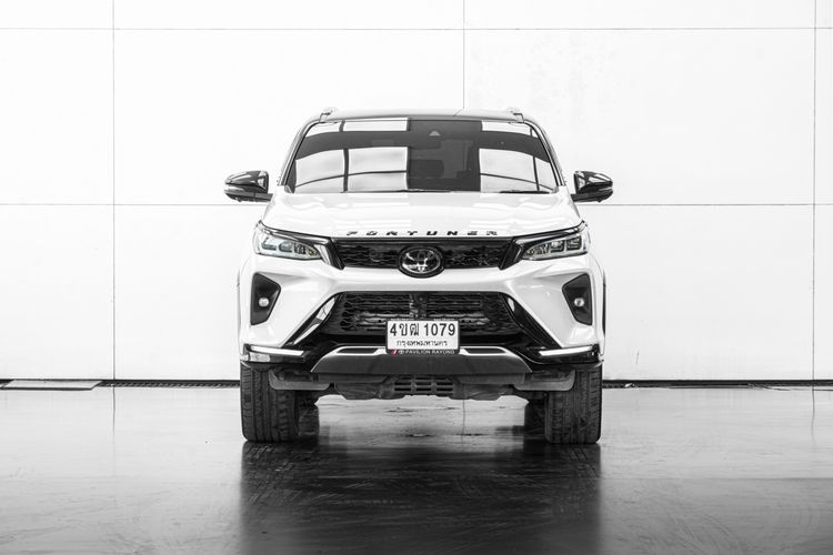 Toyota Fortuner 2022 2.8 Legender 4WD Utility-car ดีเซล ไม่ติดแก๊ส เกียร์อัตโนมัติ ขาว รูปที่ 3