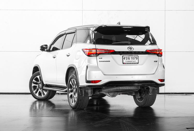 Toyota Fortuner 2022 2.8 Legender 4WD Utility-car ดีเซล ไม่ติดแก๊ส เกียร์อัตโนมัติ ขาว รูปที่ 4