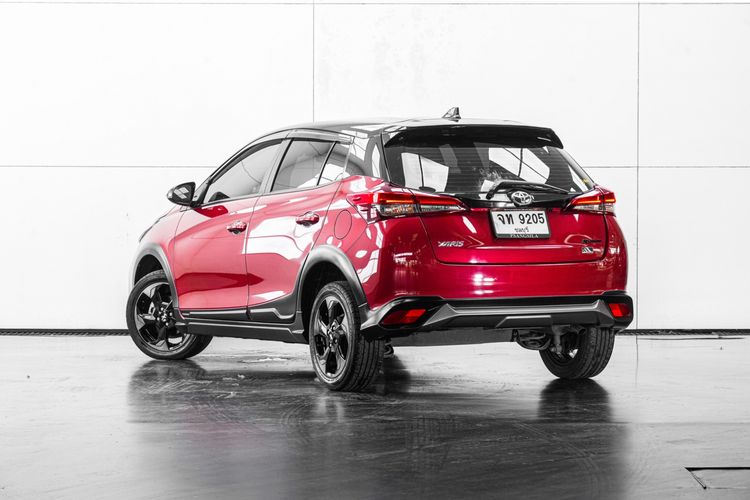 Toyota Yaris 2021 1.2 Sport Premium X Sedan เบนซิน ไม่ติดแก๊ส เกียร์อัตโนมัติ แดง รูปที่ 4