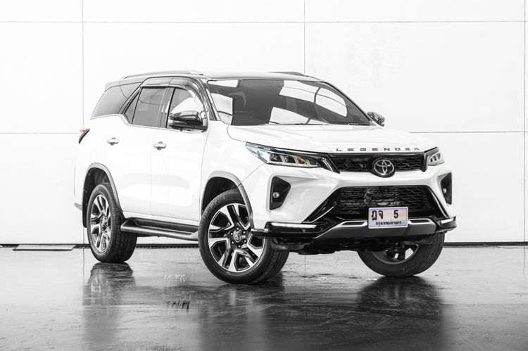 Toyota Fortuner 2023 2.4 LEGENDER 2WD AT Utility-car ดีเซล ไม่ติดแก๊ส เกียร์อัตโนมัติ ขาว รูปที่ 2