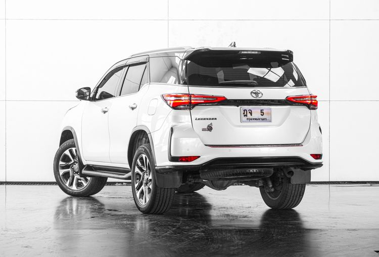 Toyota Fortuner 2023 2.4 LEGENDER 2WD AT Utility-car ดีเซล ไม่ติดแก๊ส เกียร์อัตโนมัติ ขาว รูปที่ 4