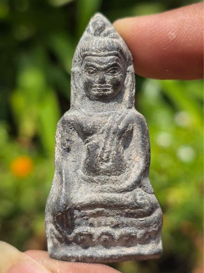 พระหูยาน  กรุเก่า กรุวัดพระศรีรัตนมหาธาตุลพบุรี เนื้อชินเงิน 