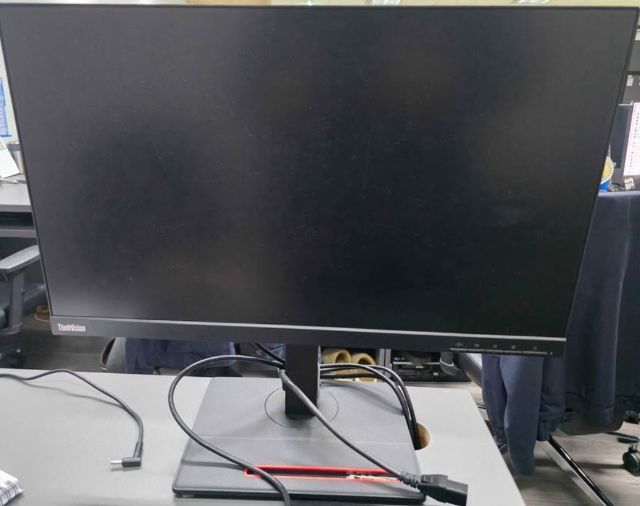 จอมอนิเตอร์ monitor 24 นิ้ว LENOVO IPS ขอบบาง จอโปรสํานักงาน ปรับหมุนแนวตั้งได้ รูปที่ 5