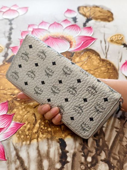 MCM Zip wallet silver ของแท้อุปกรณ์ครบใบ รูปที่ 7