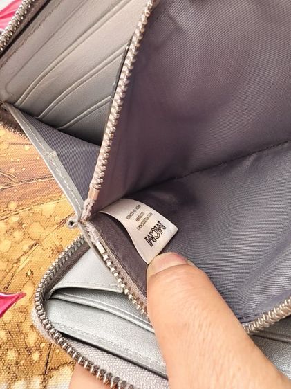 MCM Zip wallet silver ของแท้อุปกรณ์ครบใบ รูปที่ 5