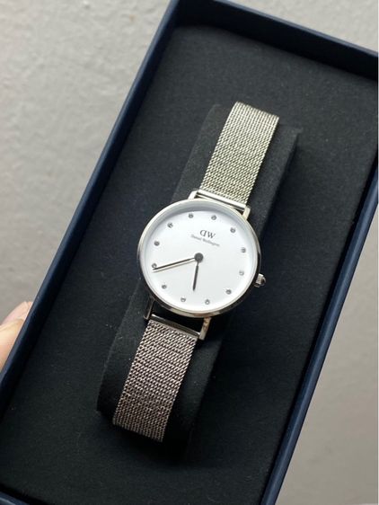 นาฬิกา Daniel Wellington Petite Lumine Pressed Mesh สีเงิน 28mm รูปที่ 4