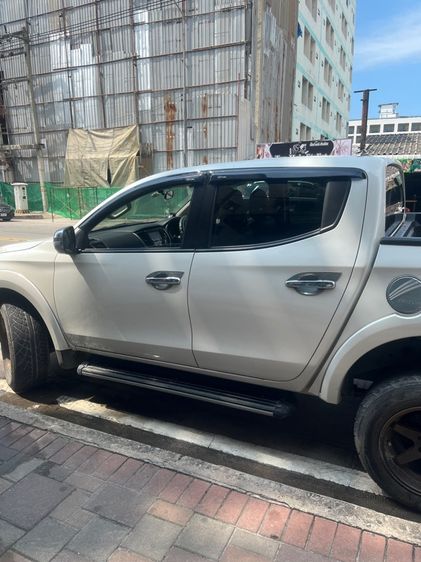 รถ Mitsubishi รุ่นอื่นๆ รุ่นย่อยอื่นๆ สี ขาว