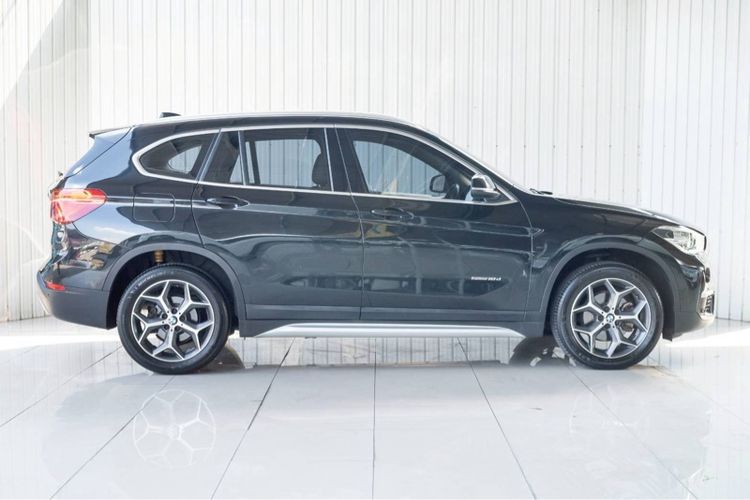 BMW X1 2017 2.0 sDrive18d xLine Utility-car ดีเซล ไม่ติดแก๊ส เกียร์อัตโนมัติ ดำ รูปที่ 4