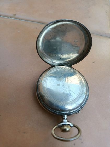 นาฬิกาพกโบราณ Cylindre 15 Rubis Silver .800 หน้ากระเบื้อง ระบบไขลาน ตัวเรือน 43mm.เป็นเงินแท้ทั้งเรือน ขอบกะไหล่ทอง 14k.หนามาก พร้อมส่งครับ. รูปที่ 4