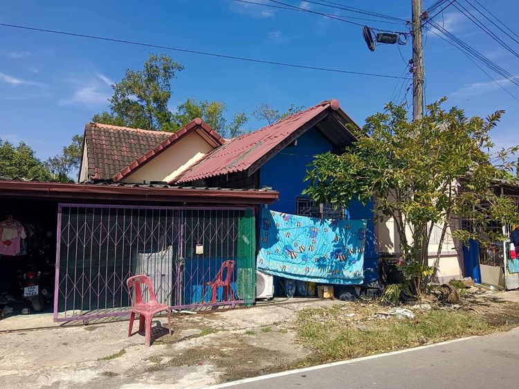 อื่นๆ มีบางส่วน สร้างเสร็จก่อน 2010 ทาวน์เฮ้าส์ชั้นเดียว หมู่บ้านนภาศรี