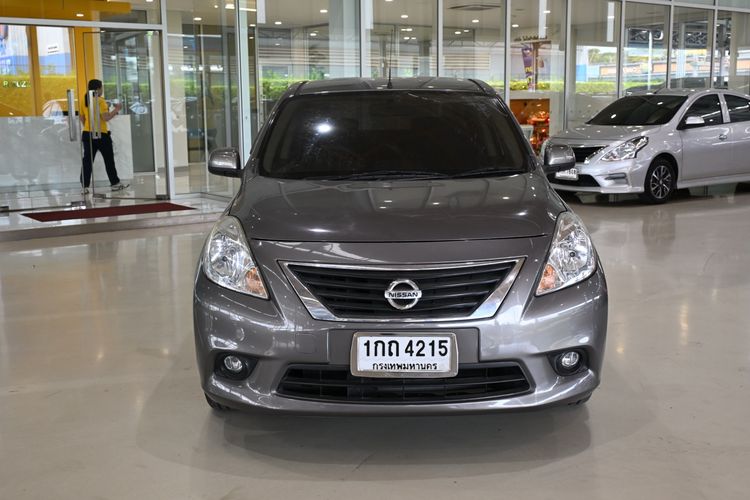 รถ Nissan Almera 1.2 V สี น้ำตาล