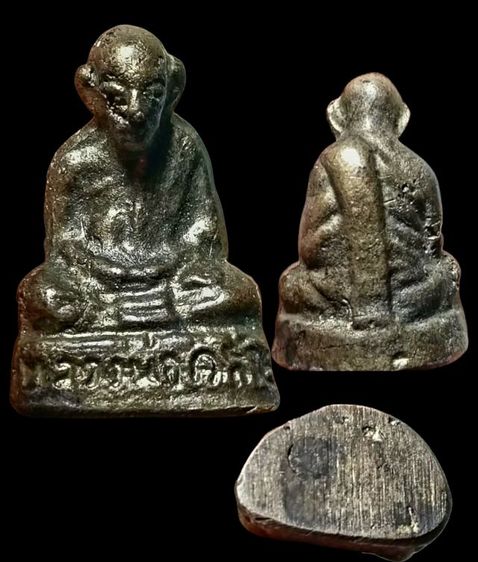 รูปหล่อโบราญ พ่อท่านคล้าย วาจาสิทธิ์ วัดสวนขัน