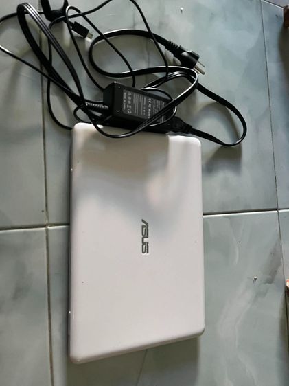 EeeBook วินโดว์ Micro HDMI ไม่ใช่ Asus x205T