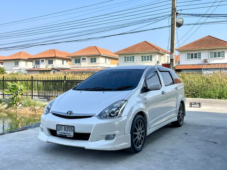 รถ Toyota Wish 2.0 ST3 สี ขาว