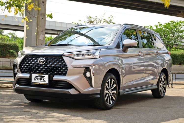 รถ Toyota Veloz 1.5 Smart สี เทา