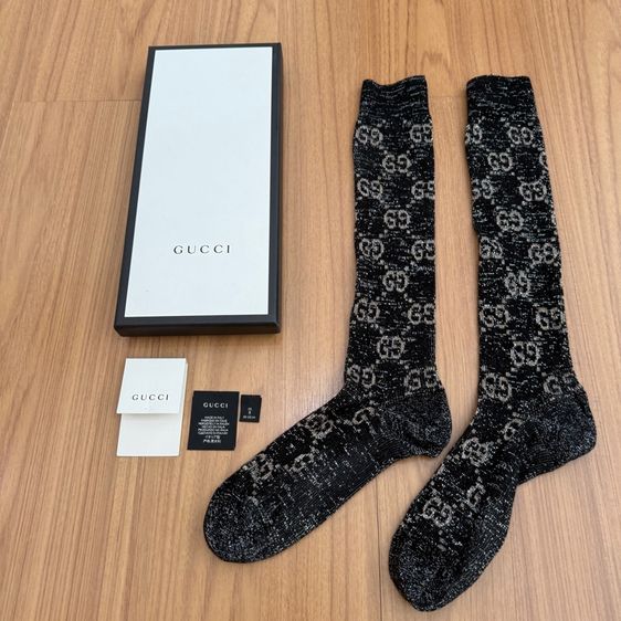 ถุงเท้า Gucci metallic GG logo socks