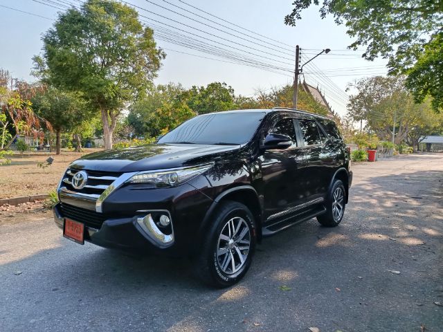 Toyota Fortuner 2017 2.8 V 4WD Utility-car ดีเซล ไม่ติดแก๊ส เกียร์อัตโนมัติ เทา รูปที่ 3