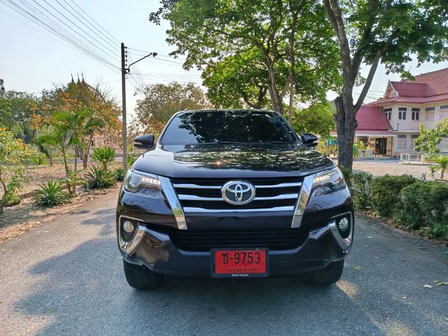 Toyota Fortuner 2017 2.8 V 4WD Utility-car ดีเซล ไม่ติดแก๊ส เกียร์อัตโนมัติ เทา รูปที่ 2