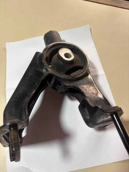 ยางแท่นเครื่องหลัง อัสติสปี14-16 แท้ถอด รูปที่ 2