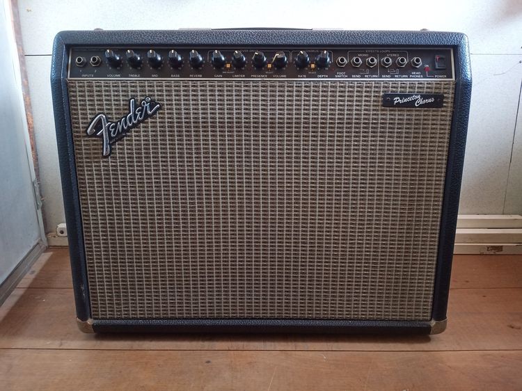 ตู้แอมป์กีต้าร์ fender USA
