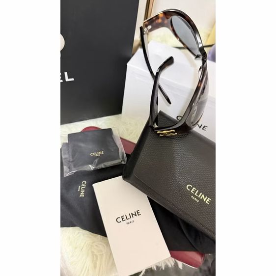 แค่ลอง Celine Triomphe CL40271I Sunglasses in Tortoise