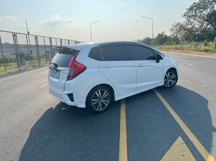 Honda Jazz 2015 1.5 RS+ เบนซิน ไม่ติดแก๊ส เกียร์อัตโนมัติ ขาว รูปที่ 3