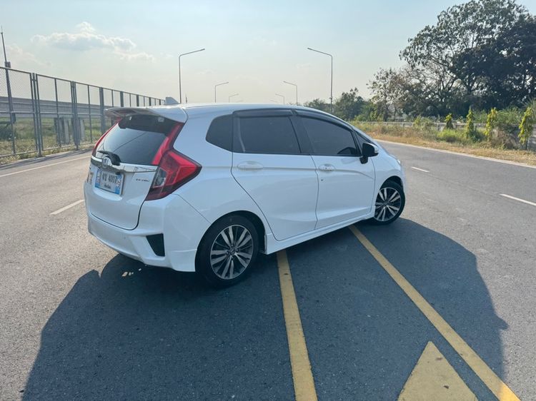 Honda Jazz 2015 1.5 RS+ เบนซิน ไม่ติดแก๊ส เกียร์อัตโนมัติ ขาว รูปที่ 2