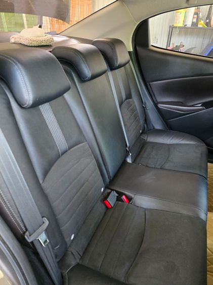 Mazda Mazda 2 2017 1.3 Skyactiv-G C Sedan Sedan เบนซิน ไม่ติดแก๊ส เกียร์อัตโนมัติ น้ำตาล รูปที่ 4