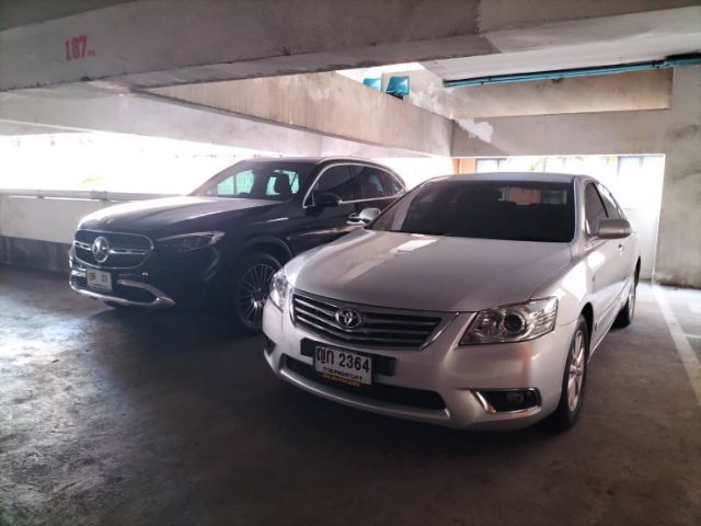 รถ Toyota Camry 2.0 G สี เทา