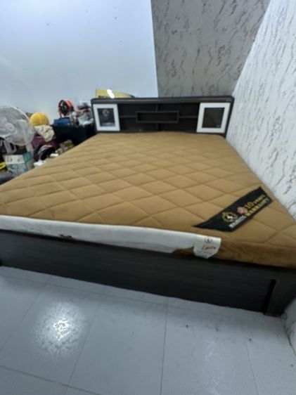 ใหญ่ เตียงนอน พร้อมที่นอน