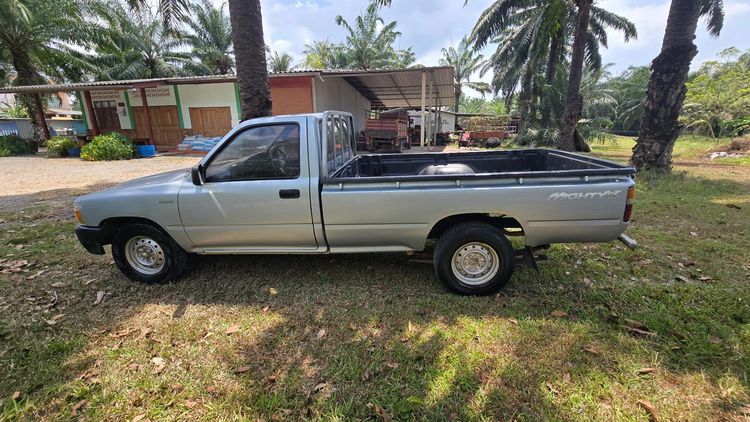 Toyota Hilux Mighty-X 1997 2.4 Pickup ดีเซล ไม่ติดแก๊ส เกียร์ธรรมดา บรอนซ์เงิน รูปที่ 2
