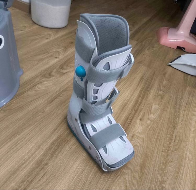 อุปกรณ์เพื่อสุขภาพ รองเท้าเฝือกลม 