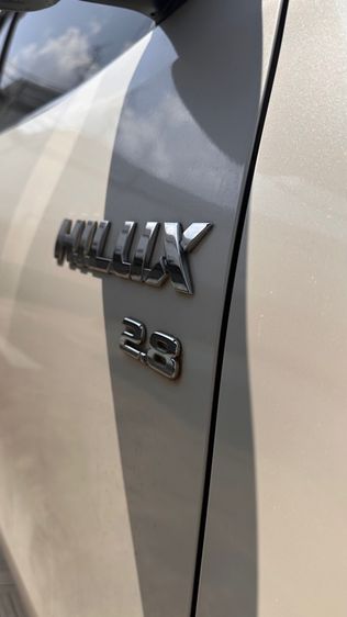 Toyota Hilux Revo 2019 Double Cab 4x4 2.8 Rocco Pickup ดีเซล เกียร์อัตโนมัติ ขาว รูปที่ 4