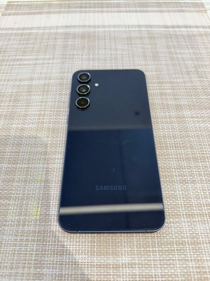 Samsung A55 128gb เลนส์กล้องร้าวฝาหลังมีรอยเก็ทกัด ไม่มีผลต่อการใช้งาน รูปที่ 4