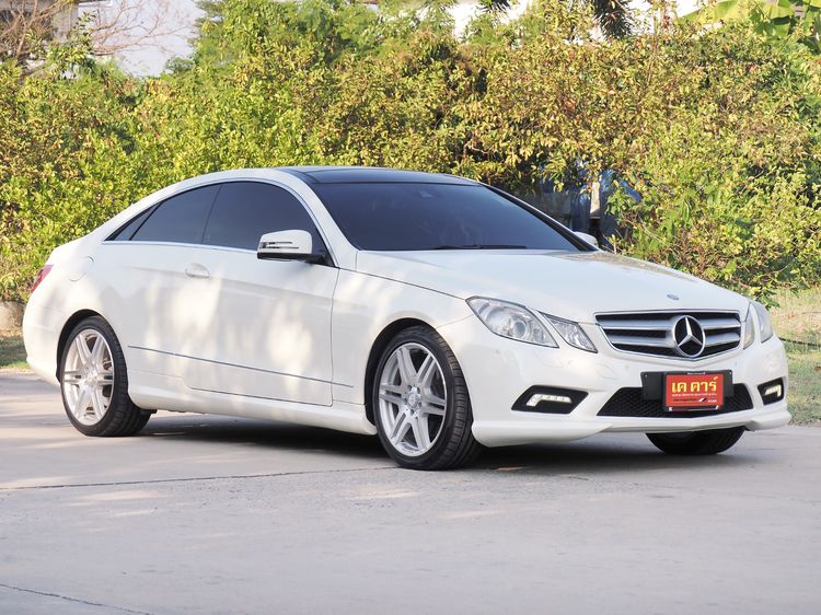 Mercedes-Benz E-Class 2012 E200 CGI Sedan เบนซิน ไม่ติดแก๊ส เกียร์อัตโนมัติ ขาว รูปที่ 3