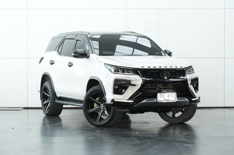 Toyota Fortuner 2022 2.8 Legender 4WD Utility-car ดีเซล ไม่ติดแก๊ส เกียร์อัตโนมัติ ขาว รูปที่ 2