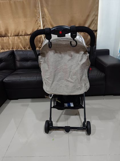 รถเข็นเด็ก Kinlee 4 ล้อ สีเทาคอฟฟี่ สภาพ 99 เปอร์เซ็นต์ เหมือนใหม่ (แถมรถเข็นขนาดเล็กแบบสามล้อ-แสดงในรูปด้านล่าง) รูปที่ 2
