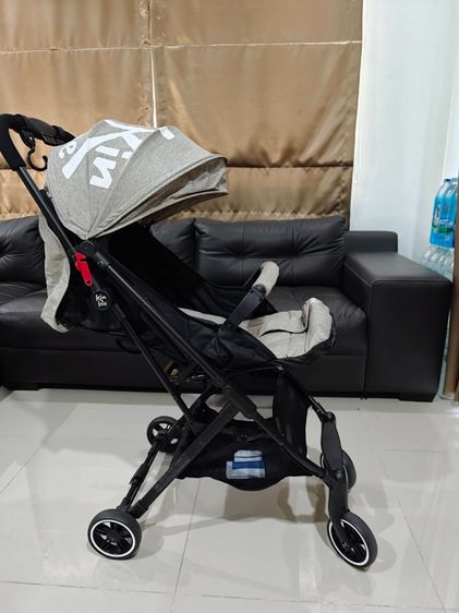 รถเข็นเด็ก Kinlee 4 ล้อ สีเทาคอฟฟี่ สภาพ 99 เปอร์เซ็นต์ เหมือนใหม่ (แถมรถเข็นขนาดเล็กแบบสามล้อ-แสดงในรูปด้านล่าง) รูปที่ 5